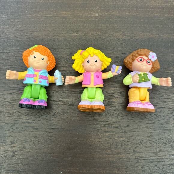 Fisher Price Little People Camping Figures Sarah Lynn, Maggie, Elena 2007 Picnic - Picture 2 of 13